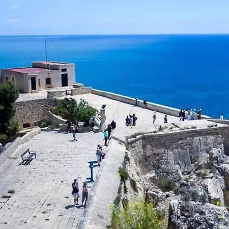 Charming In Near The Sea & Center Apartment